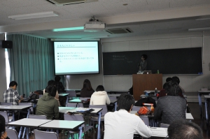 講演真っ最中の大地さん